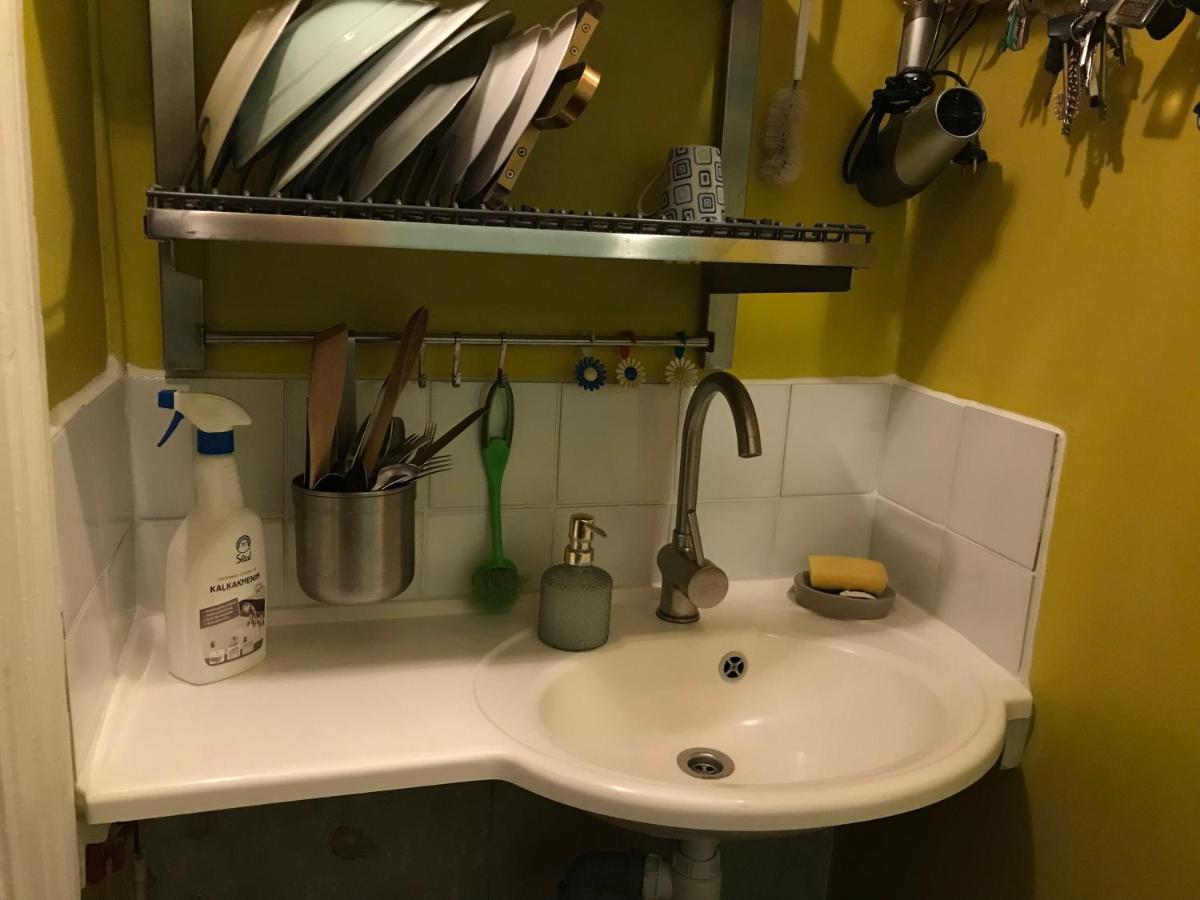 Cozy Condo For Up To 3 Travellers, With Kitchen And Bath Rīga Exterior foto